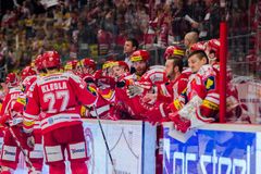 Luxus v Třinci: Oceláři letí na finále do Litvínova letadlem