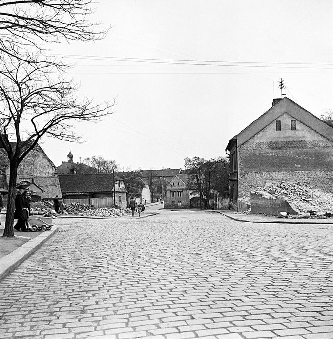 Dobový snímek z pražské čtvrti Strašnice (Praha 10). Rok 1950