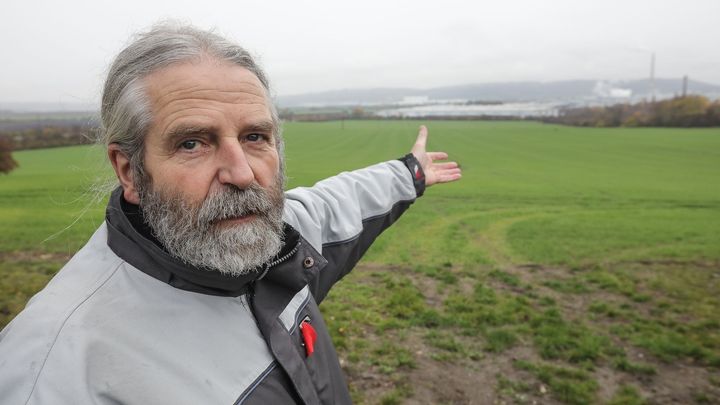 Další pole mají ustoupit halám, lidé se bouří. Chci pomoci škodovce, říká podnikatel
