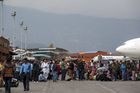 Právě sem po sobotním zemětřesení zamířily tisíce cizinců, kteří se chtěli co nejrychleji dostat ze zdecimované země.