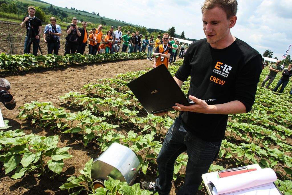 Soutěž polních robotů