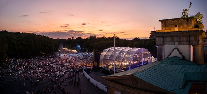 Koncert před Braniborskou bránou.