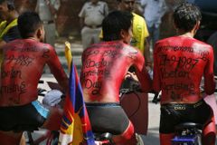 Ve Lhase se zapálili dva tibetští mniši, jeden zemřel