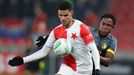 Alexander Bah a Luis Sinisterra  v zápase EL Slavia - Feyenoord