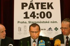 Na petici proti Rathovi je 38 tisíc jmen