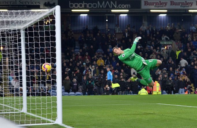 Gól Newcastlu v zápase s Burnley.