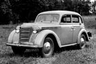 V prosinci 1946 začala výroba prvního automobilu se jménem Moskvič - typu 400-420.
