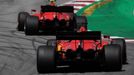 Sebastian Vettel a Charles Leclerc ve Ferrari ve Velké ceně Španělska 2020