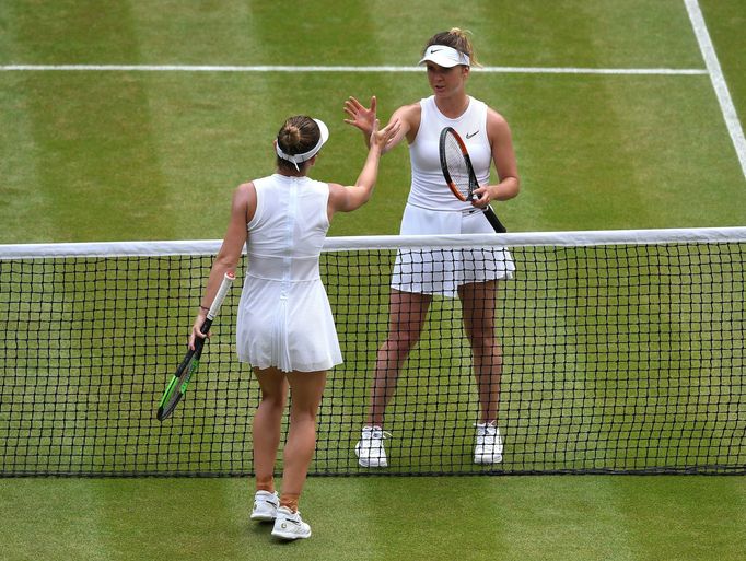 Simona Halepová a Elina Svitolinová v semifinále Wimbledonu 2019