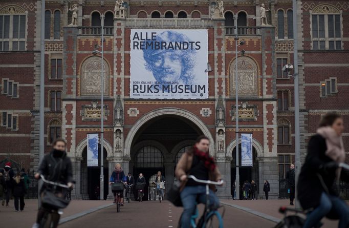 Plakát lákající na výstavu All the Rembrandts v Amsterdamu.