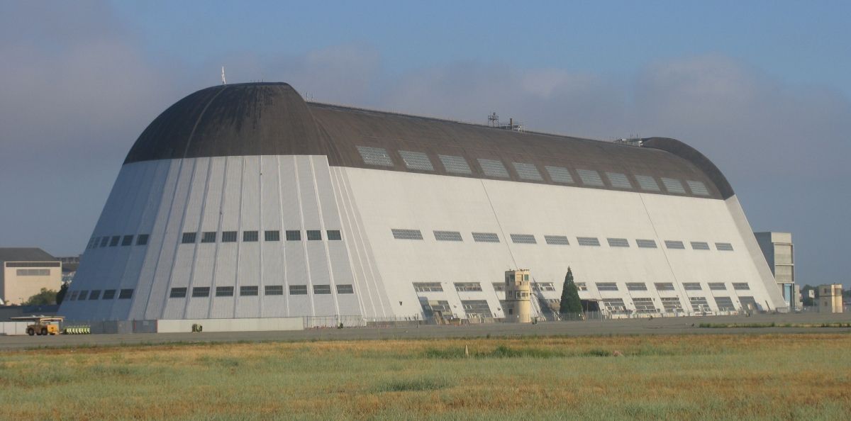 Hangár 1 na Moffett Field; Google si ho pronajal od NASA