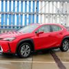 Lexus UX300e elektromobil