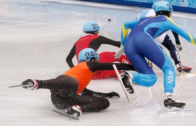 Soči 2014, short track M: pád