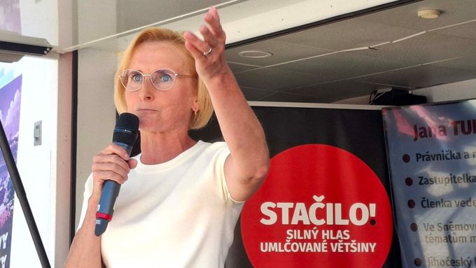 Šéfka hnutí Stačilo! Kateřina Konečná.