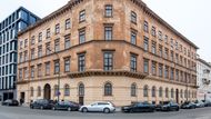 Neoklasicistní Desfourský palác stojí v Praze v ulici Na Florenci. V polovině 19. století ho navrhl architekt Josef Kranner a jeho investor ho ještě nedostavěný prodal šlechtici Franzu Desfours-Walderodovi.