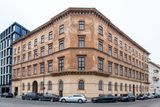 Neoklasicistní Desfourský palác stojí v Praze v ulici Na Florenci. V polovině 19. století ho navrhl architekt Josef Kranner a jeho investor ho ještě nedostavěný prodal šlechtici Franzu Desfours-Walderodovi.