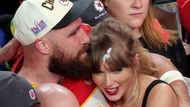 Super Bowl LVIII: Travis Kelce (Kansas City) a Taylor Swiftová