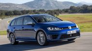 Volkswagen Golf R Variant - Ačkoliv jde o zástupce nižší střední třídy, může se chlubit objemným kufrem – pojme 605 litrů nákladu. To je víc než třeba konkurenční Mercedes-Benz CLA 43 4Matic Shooting Brake. Golf má pohon všech kol a sílu rovných 300 koní. Vyjde minimálně na 935 900 Kč.