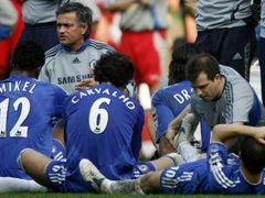 Fotbalisté Chelsea s José Mourinhem.