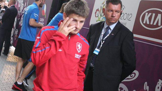 FOTO Češi před čtvrtfinále, bodyguardi a ochotný Pilař