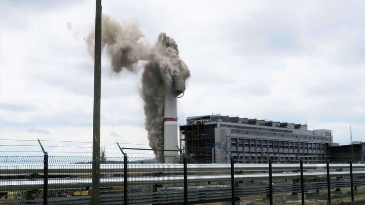 Přes půl století elektrárny Prunéřov I: Její éru zakončil odstřel obřího komína