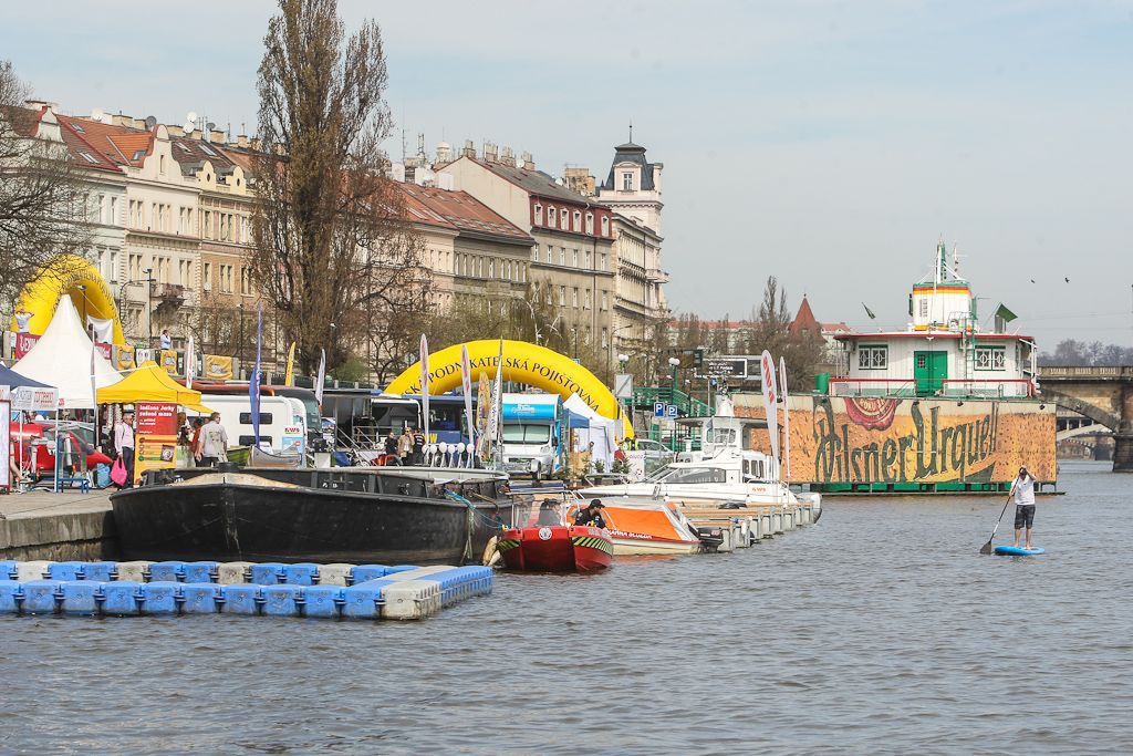 Lodě na vodě