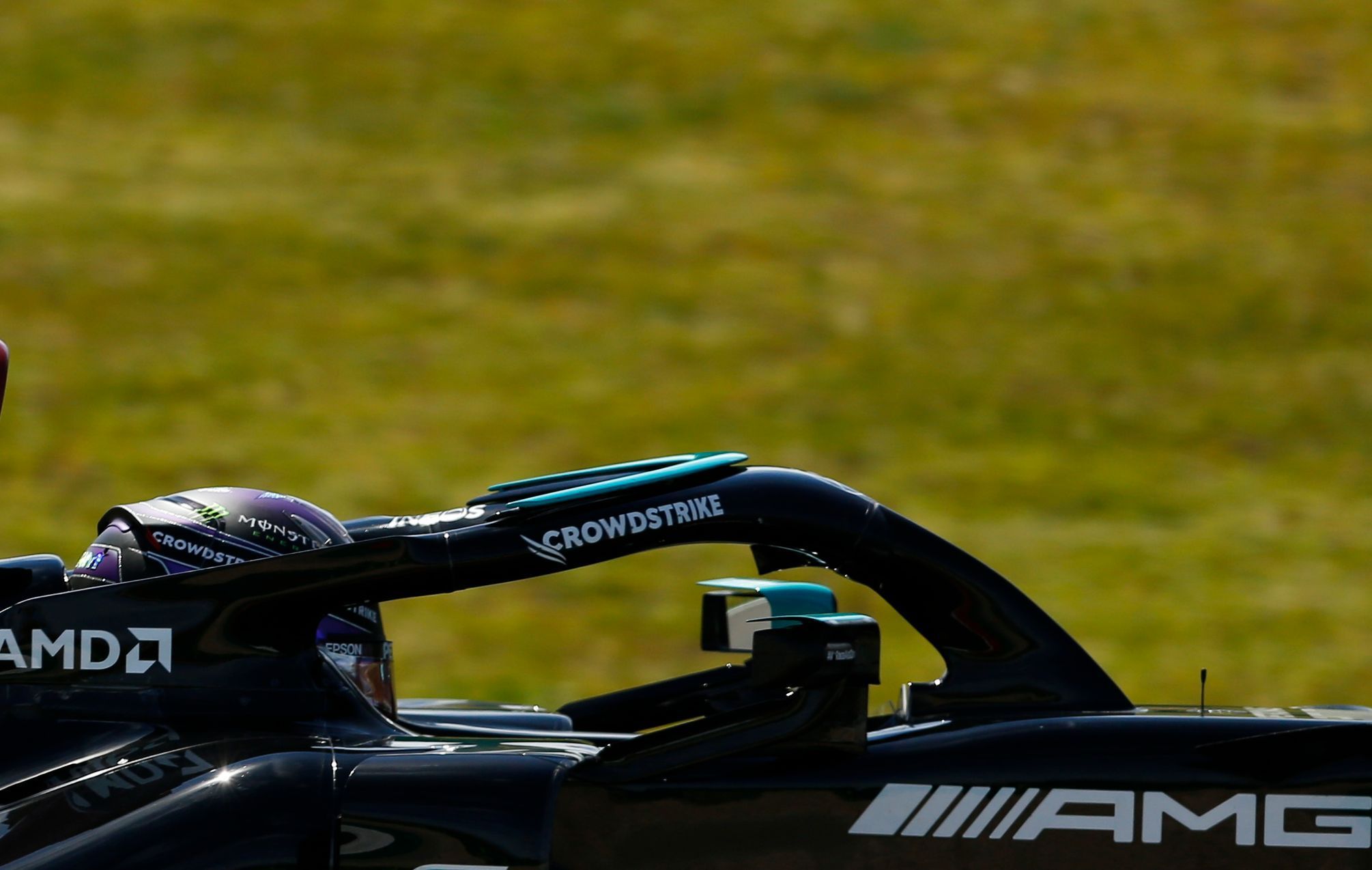 Lewis Hamilton v Mercedesu v GP Portugalska F1 2021
