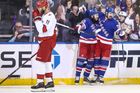 Video: Zadovka, zadovka, gól. NHL pobavila netradiční souhra hokejistů Rangers