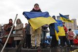 Ukrajinci si přitom dávali záležet na tom, aby byl jejich protest klidný a obešel se bez násilí.