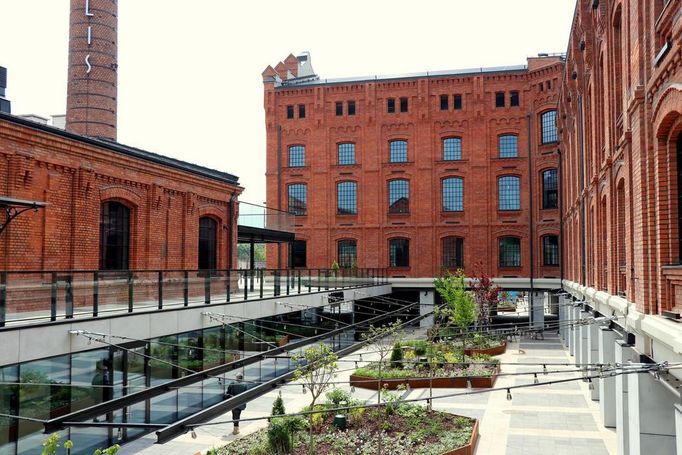 Monopolis je rozsáhlý průmyslový komplex v polském městě Lodž, který vznikl přestavbou bývalého lihovaru Vodka Monopoly.