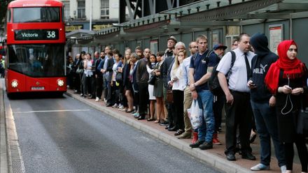 Dopravní peklo v Londýně. Město ochromila stávka metra