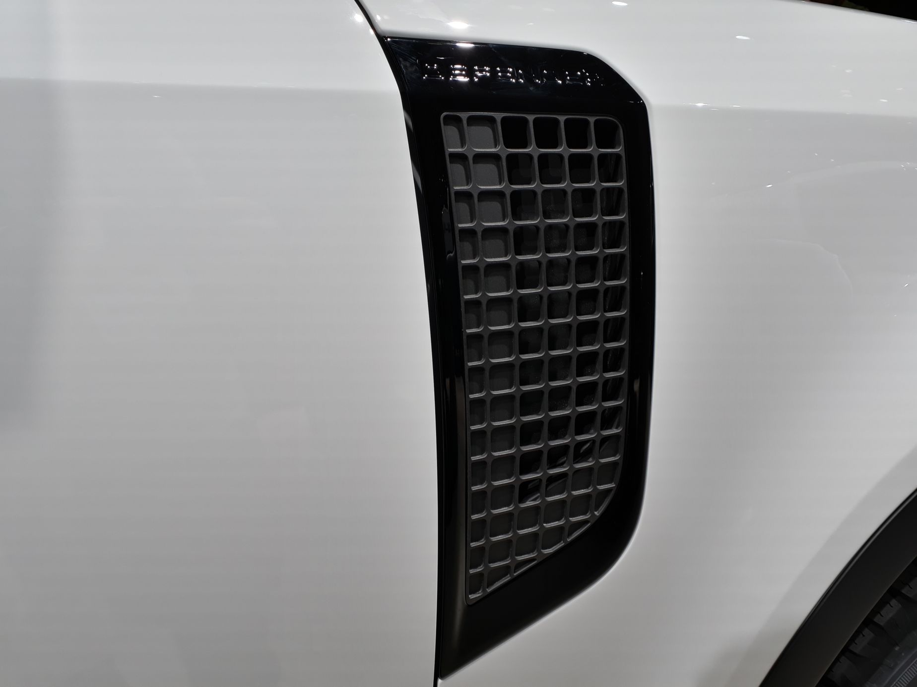 Land Rover Defender živě na IAA
