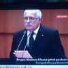 Václav Klaus hovoří v Bruselu, europoslanci bučí