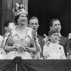 Královna Alžběta II., korunovace, historie, Velká Británie, Zahraničí