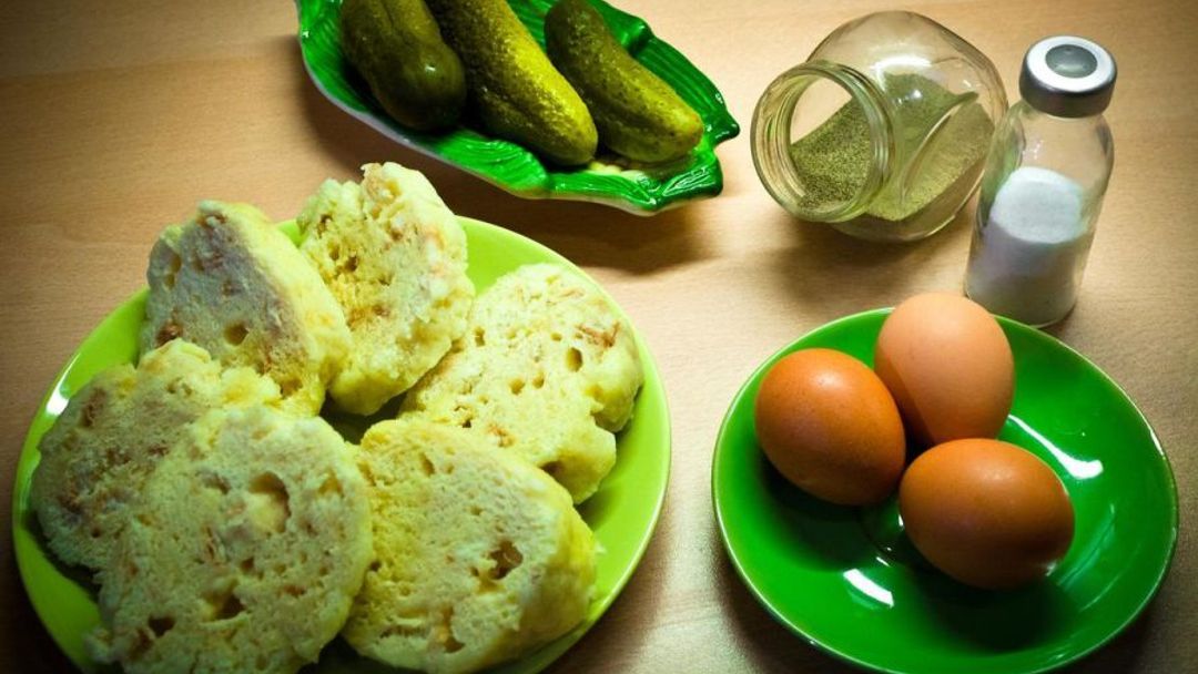 Studentky u plotny: brunetčiny knedlíky s vajíčkem!