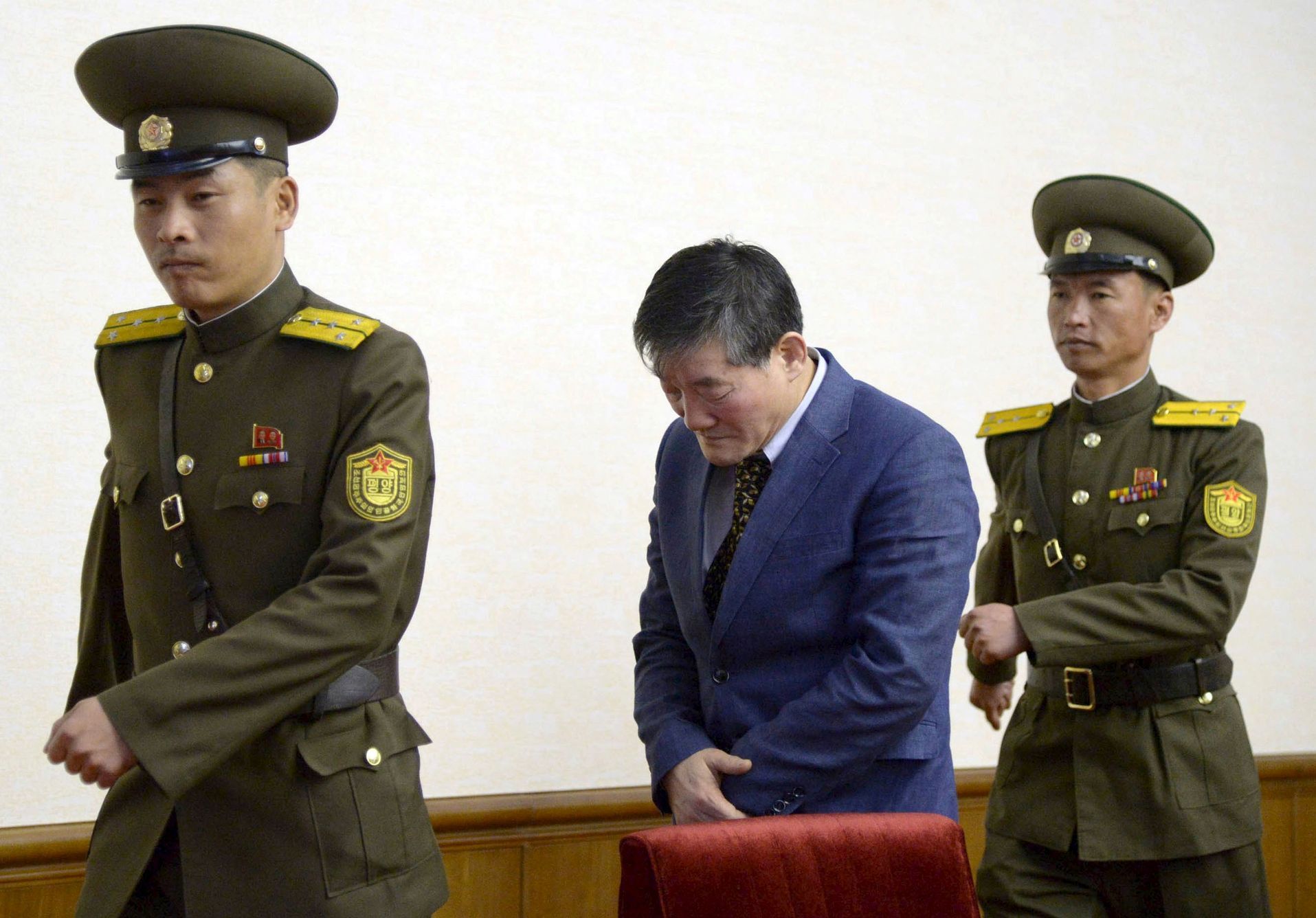 Kim Dong Chul na tiskové konferenci v Pchjongjangu řekl, že spolupracoval s jihokorejskou tajnou službou