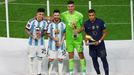 Finále MS ve fotbale 2022, Argentina - Francie: zleva Enzo Fernández, Lionel Messi, Emiliano Martínez a Kylian Mbappé.