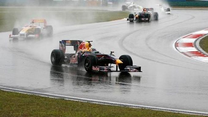Podle Kimiho Räikkönena rozhodlo o nezdaru Ferrari deštivé počasí