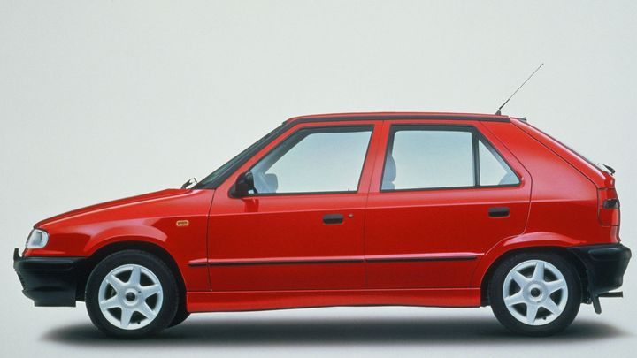 Škoda Felicia bude brzy veterán. Některé bazary ji nechtějí, někde stojí statisíce