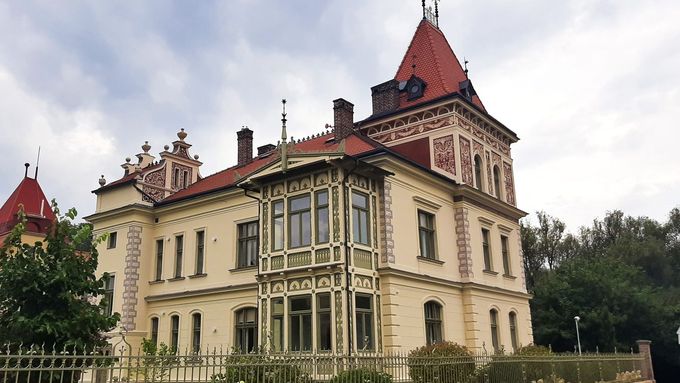 Hradec Králové, Morušovka: úžasné vily byly tak luxusní, že své majitele zruinovaly