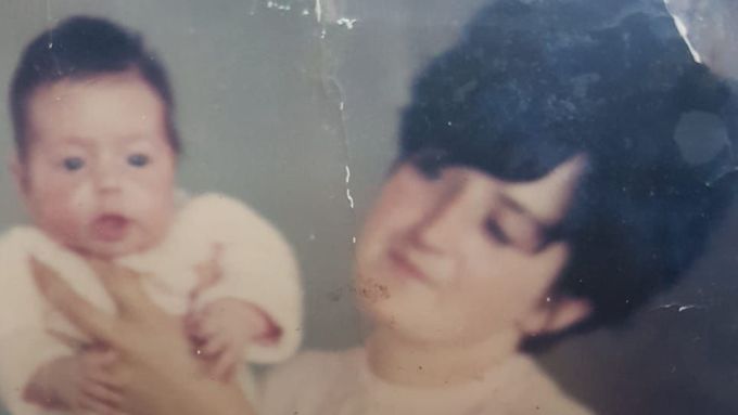 Samia Jedidiová se svou matkou v roce 1969.