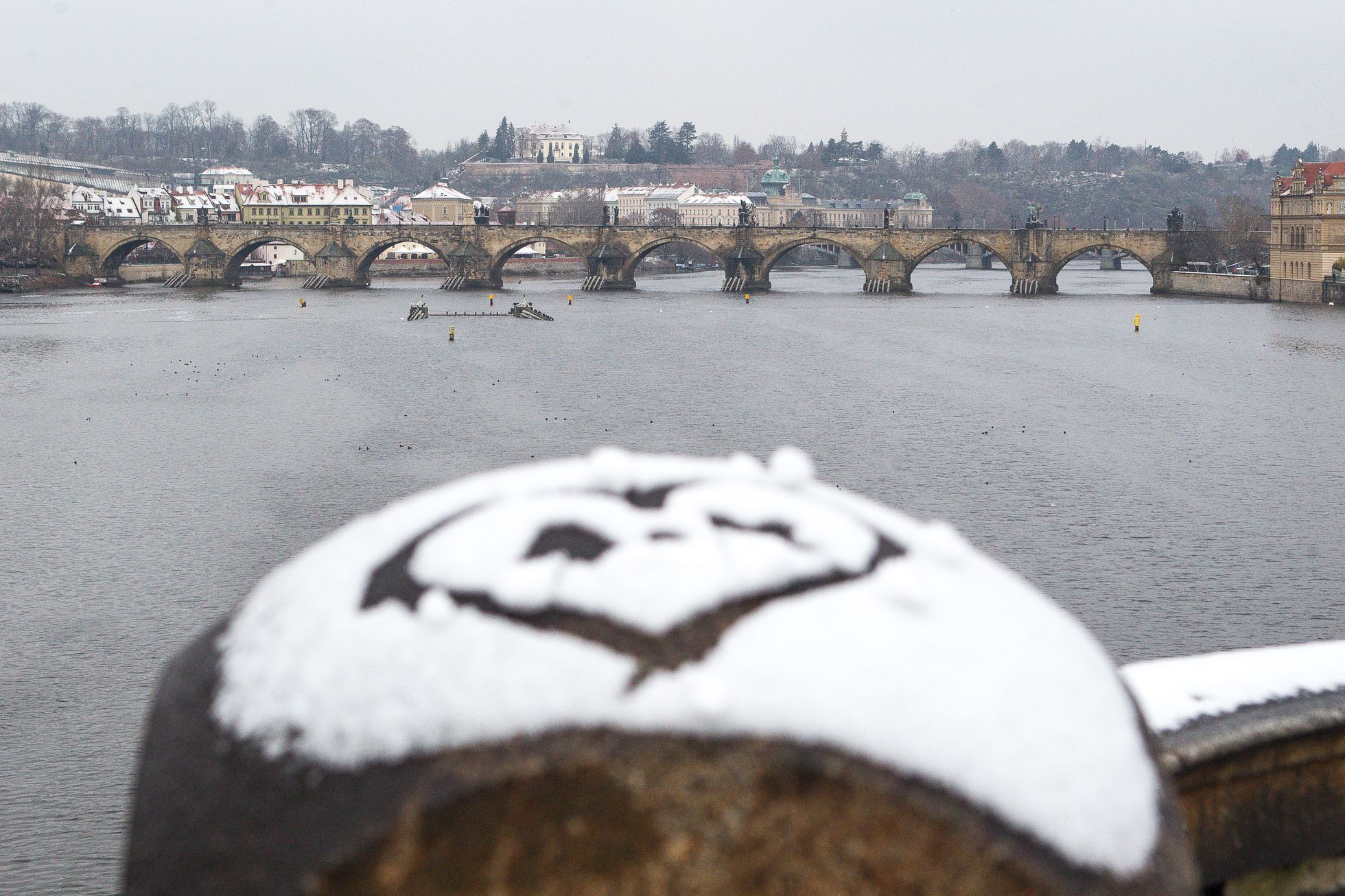 Ilustrační foto - zima, sníh, počasí, podzim, karlův most