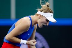 Vondroušová vyřadila favorizovanou Rusku, Fruhvirtová trápila vítězku US Open