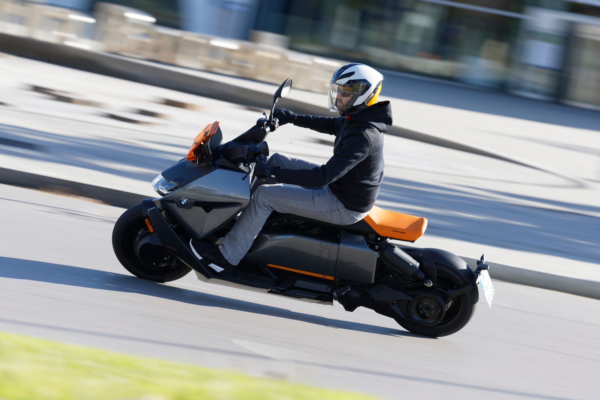 BMW CE04