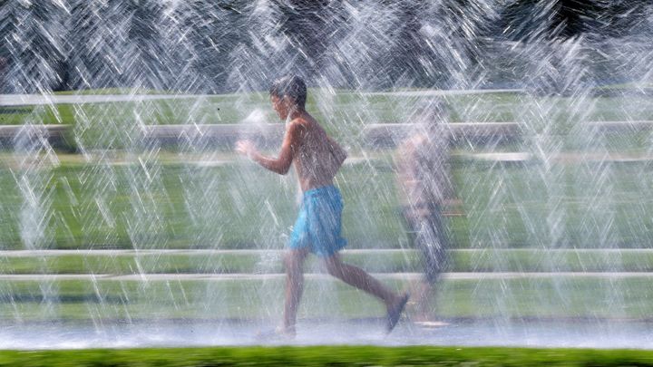"Možná přepíšeme klimatické dějiny." Německo vyhlíží nápor veder