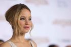 Jennifer Lawrence znectila při natáčení Hunger Games posvátné kameny na Havaji. Lidé chtějí omluvu
