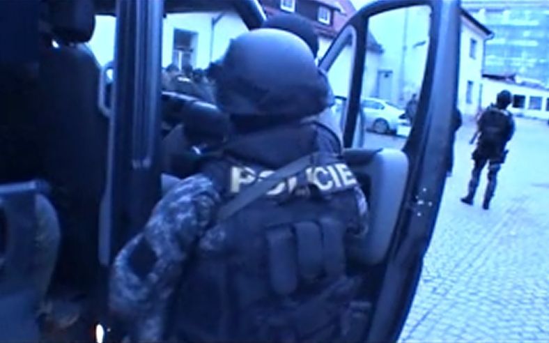Zásah policejního komanda proti stoupencům islamistických teroristů