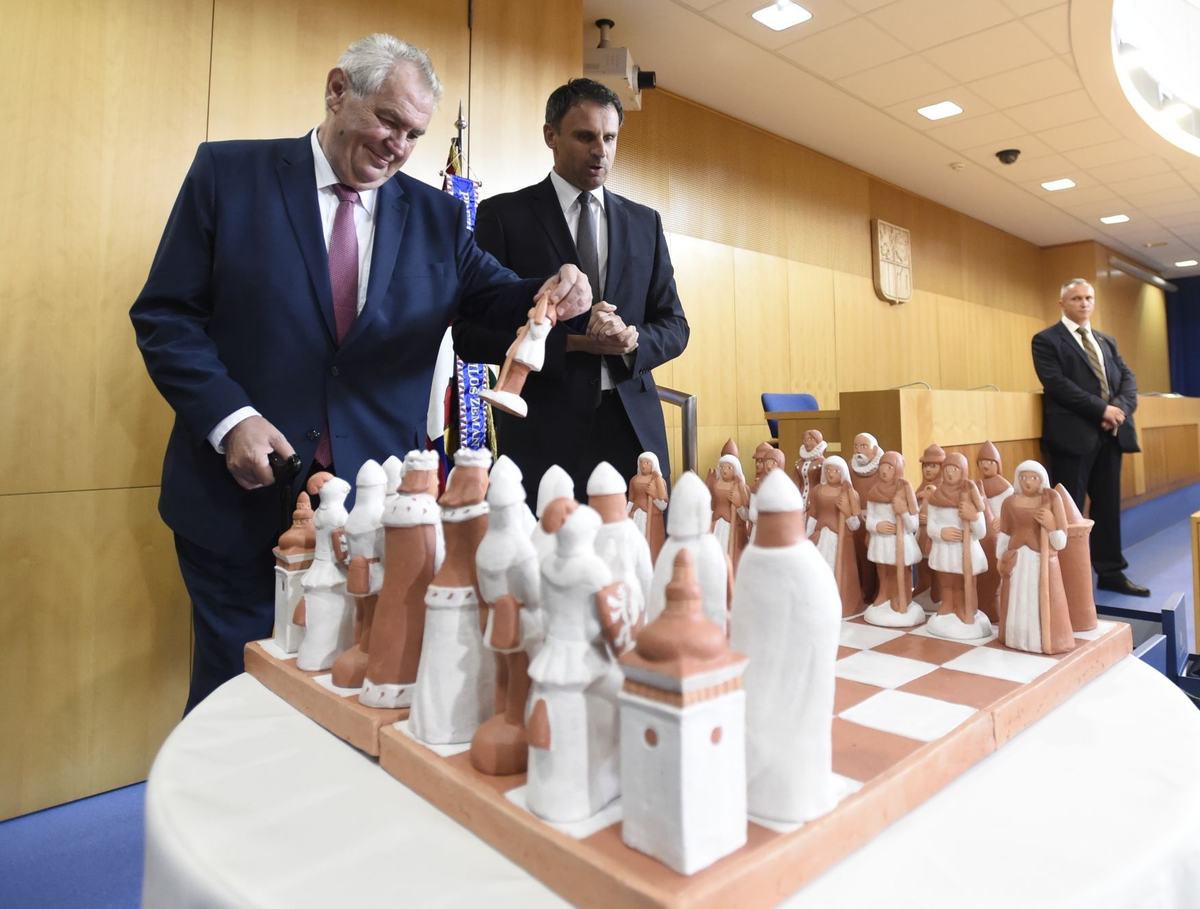 Miloš Zeman dary kraje Jihočeský Zimola šachy