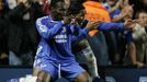 Chelsea se může radovat z postupu (Essien a Drogba)