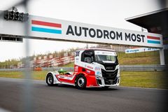 Macík v okruhové premiéře na body nedosáhl, Doubek bral dvě pódia